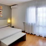 Hotel Carol