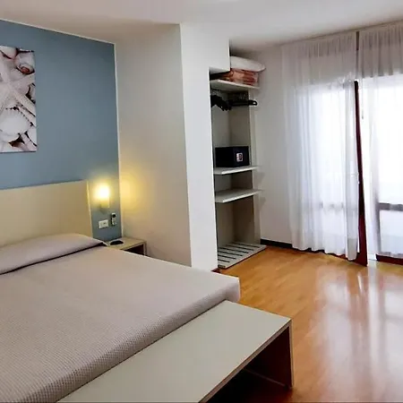 Hotel Carol Grado