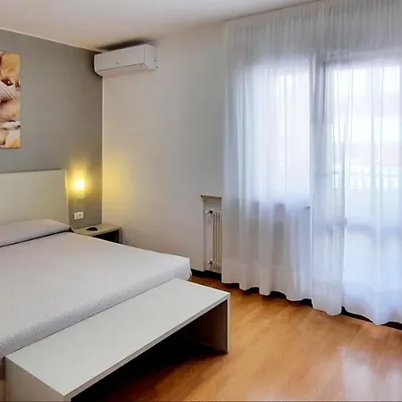 Hotel Carol