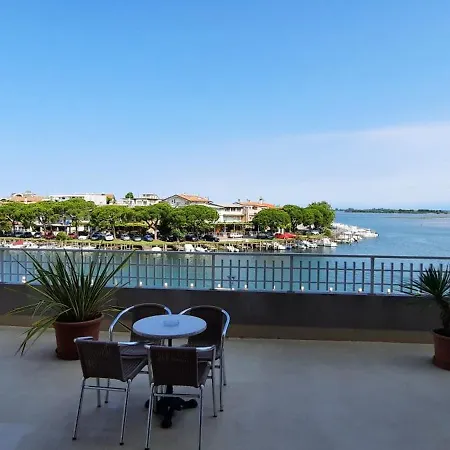 Carol Hotel 3*