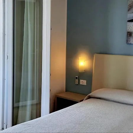 Carol Hotel 3*