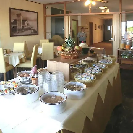 Hotel Carol 3*