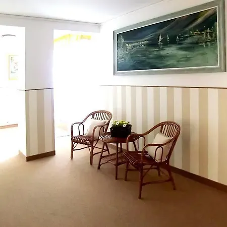 Hotel Carol 3*