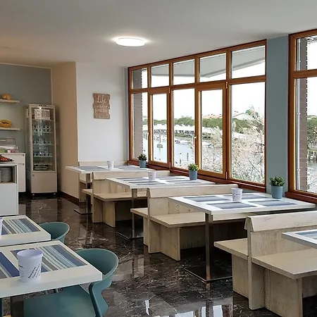 Carol Hotel 3*